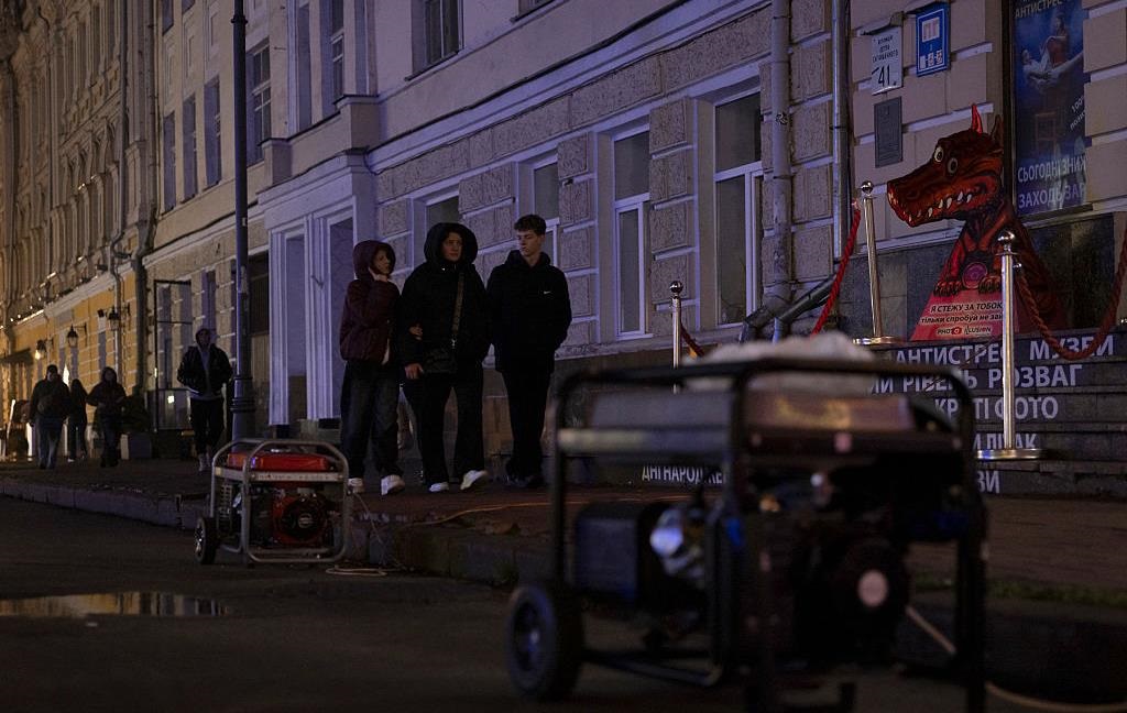 Новини України - Українцям пропонують гроші за підключення генераторів до мобільних станцій