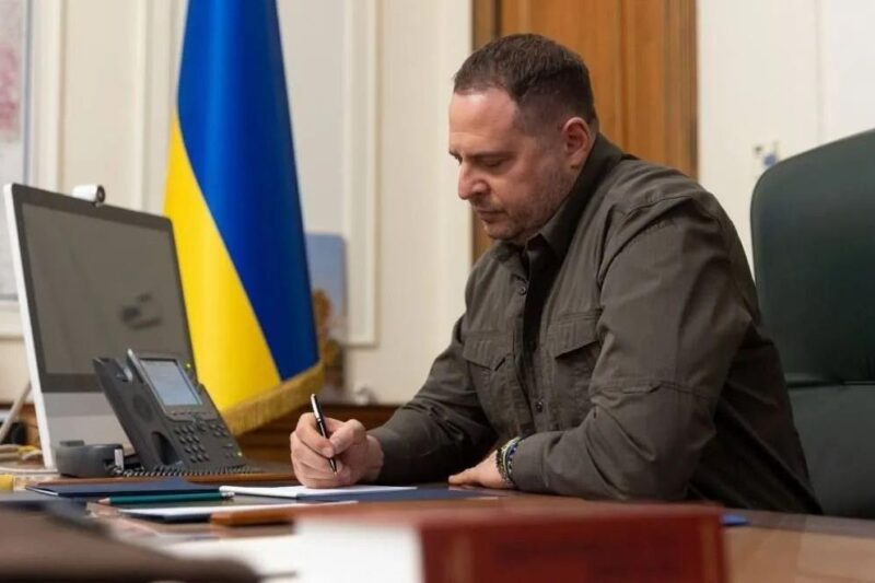 Новини України - Єрмак заявив, що він "на зв'язку" з Віткоффом