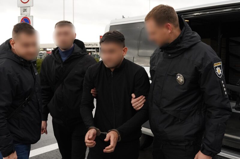 З Вірменії екстрадовано шахрая, який заробив мільйони на військових