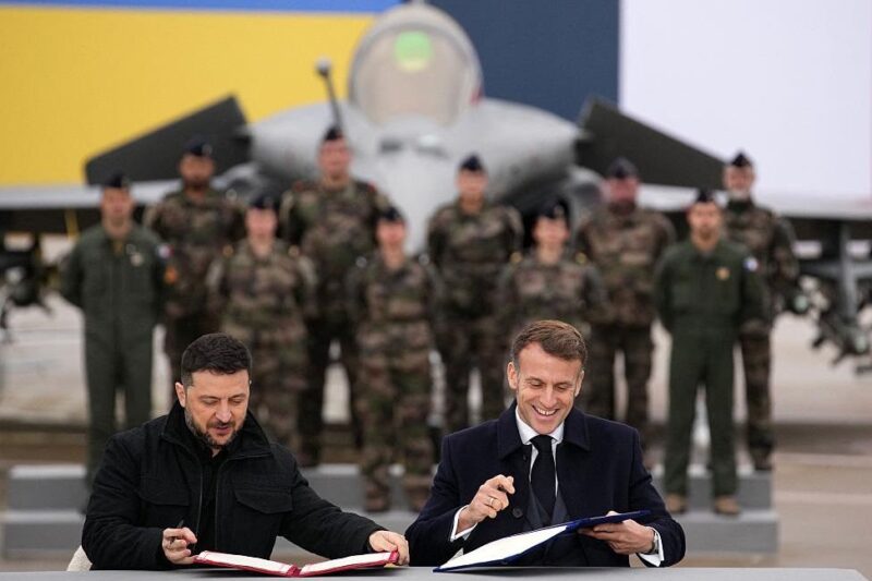 Зеленський і Макрон підписали оборонну декларацію