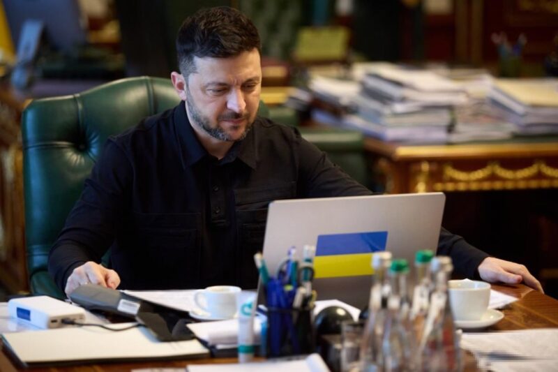 Зеленський поговорив з фон дер Ляєн і Рютте