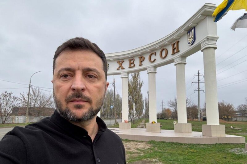 Зеленський у Херсоні пообіцяв захист від дронів РФ