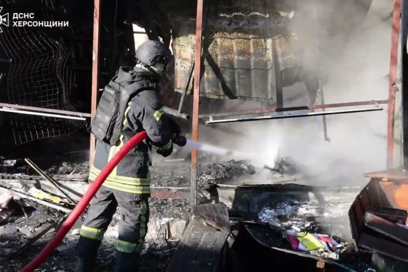 Херсон: російські війська завдали удару по міському ринку – загинув чоловік
