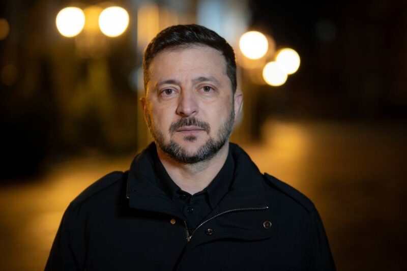 Сьогодні повертається переговорна команда, зранку очікую доповідь щодо підготовлених документів