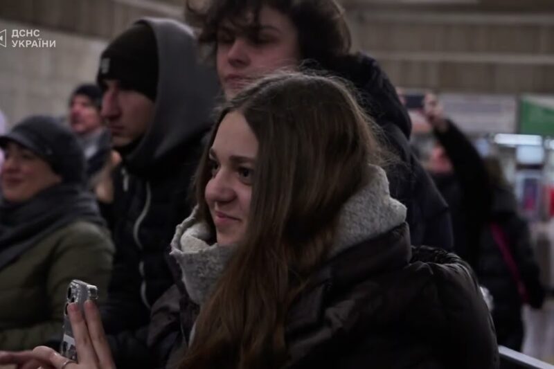 Музика, що єднає: Оркестр ДСНС привітав киян із прийдешнім Різдвом 🎄