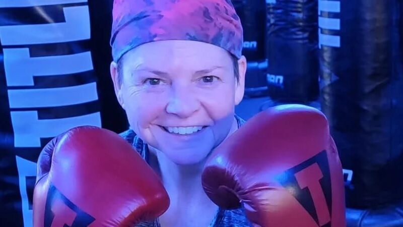 Акторка серіалу Дивовижна місіс Мейзел Венні Алтон Девіс загинула в ДТП