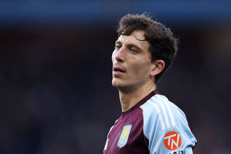 Новини спорту - Барселона має намір повернути захисника національної збірної в Ла Лігу