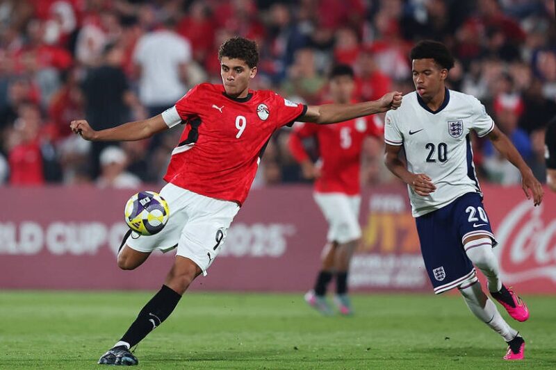 Барселона шукає молодого нападника на заміну Левандовські