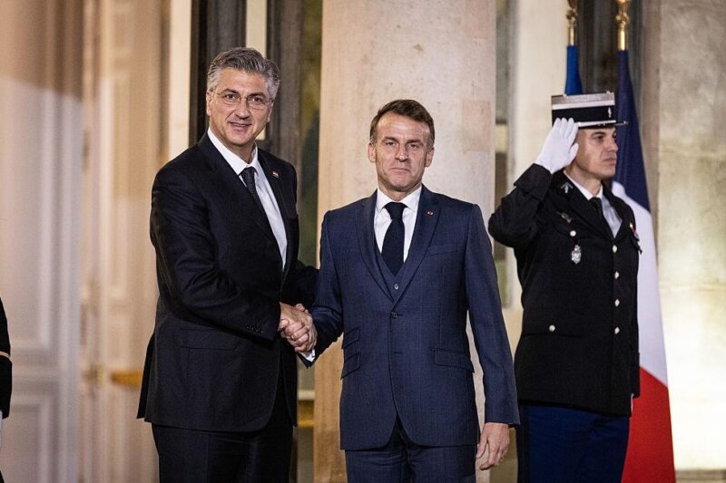 Хорватія купить у Франції гармати Caesar і модернізує літаки Rafale