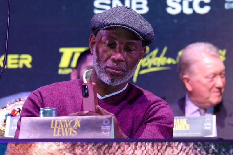 Леннокс Льюїс відзначив значущість Усика для світового боксу