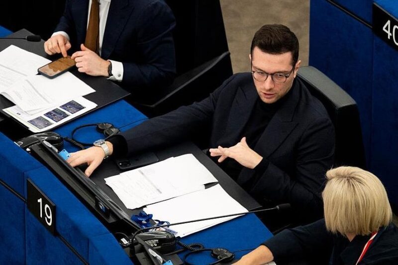 Лідер ультраправих Франції зробив критичну заяву про Трампа