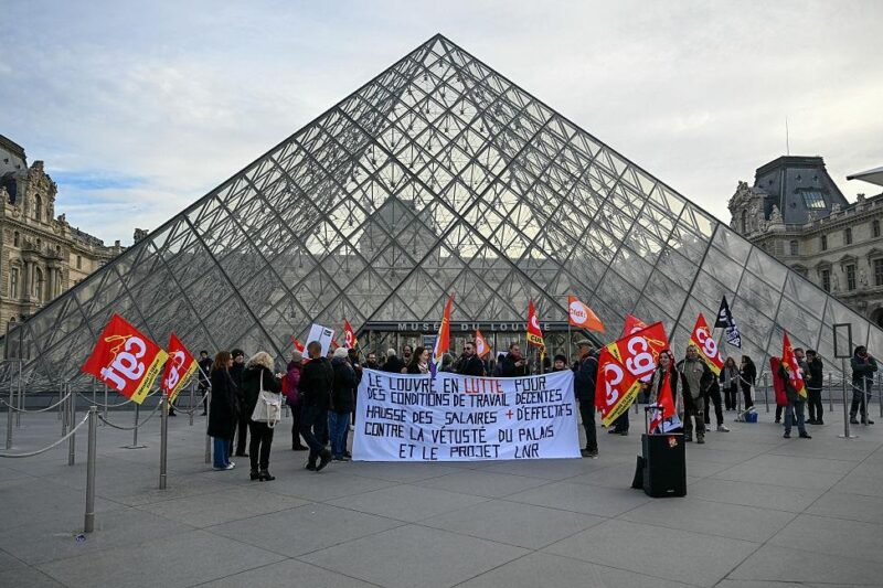 Лувр закрили через страйк працівників музею