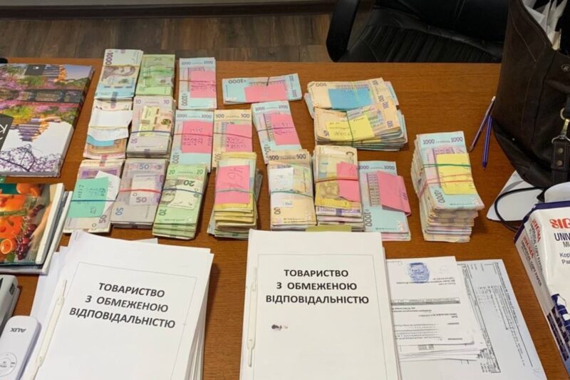 Мережу магазинів напівфабрикатів викрили на несплаті 20 млн податків