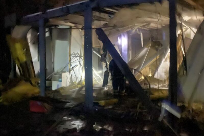 На Дніпропетровщині внаслідок обстрілу виникли пожежі, є руйнування