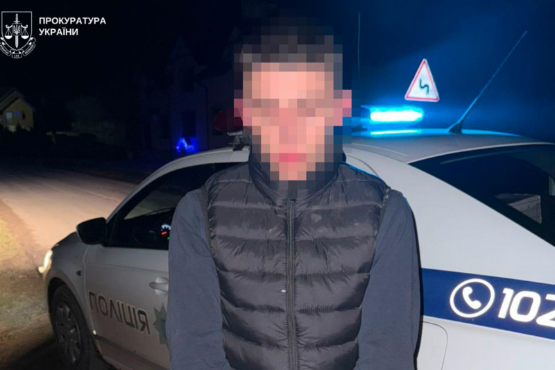 На Львівщині 25-річний чоловік побив військового: захисник в реанімації