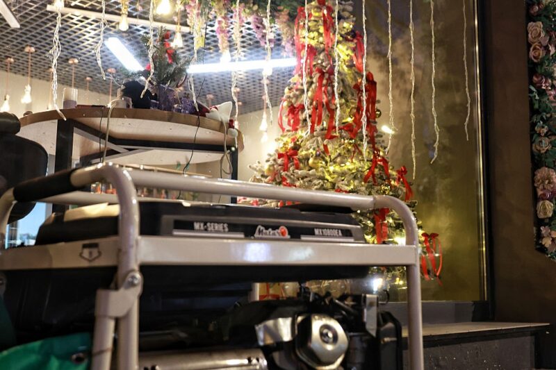 На Різдво РФ атакувала енергетику: є знеструмлення