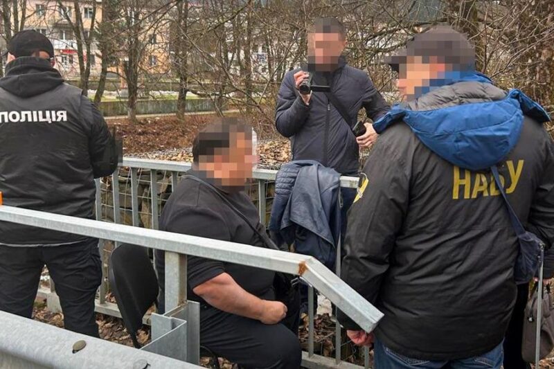 На Закарпатті затримали суддю, який вимагав від підприємців “конфетки”