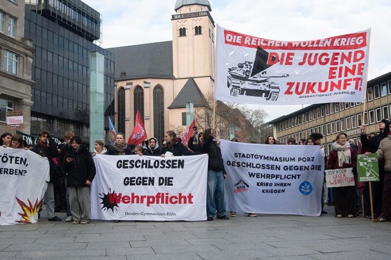 Новини світу - Німецькі студенти почали протести проти відновлення військової служби