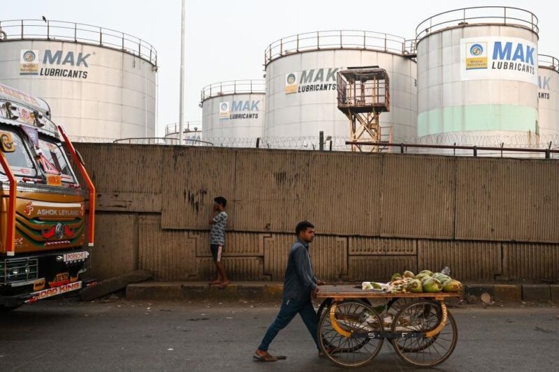 Поставки нафти з РФ в Індію впали до найнижчого рівня за три роки – ЗМІ