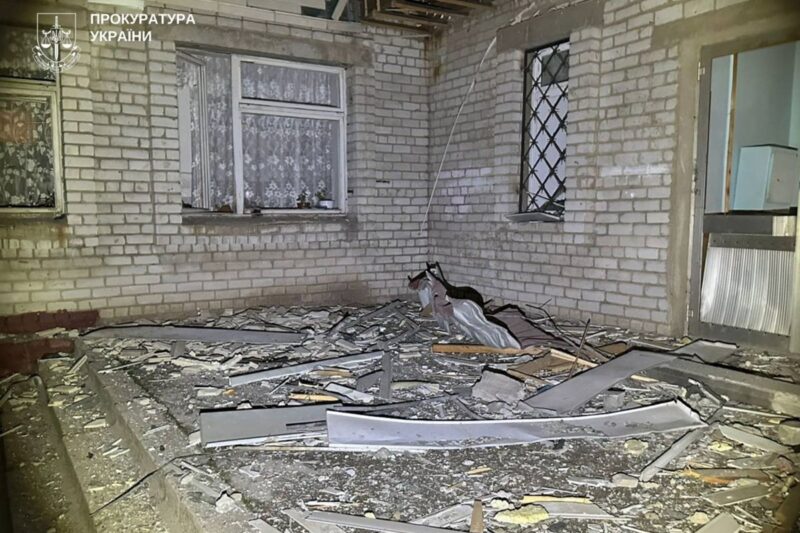 Росіяни атакували Молнією школу у Запоріжжі