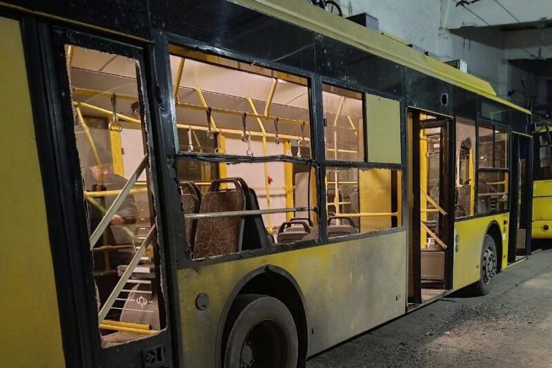 Росіяни обстріляли тролейбусне депо у Херсоні