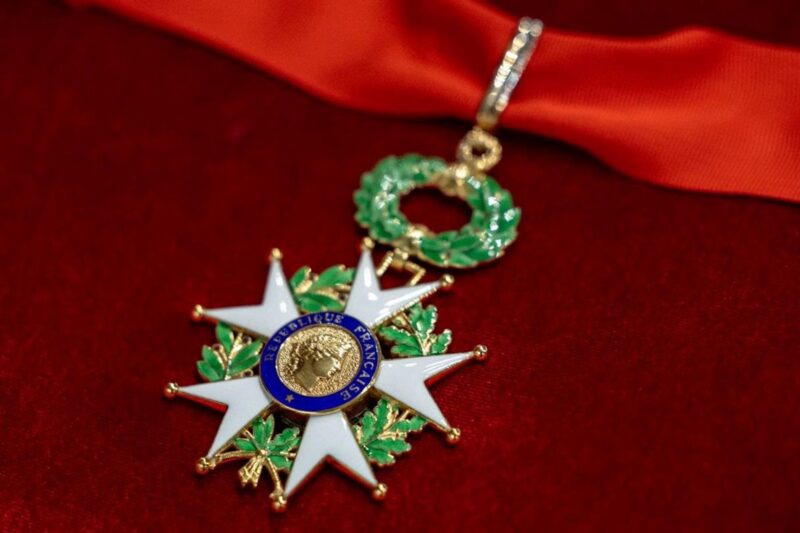 Сирський отримав найвищу нагороду Франції