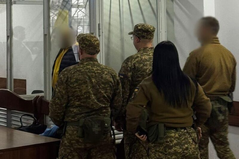 У Києві засудили чоловіка за розбещення доньки та зґвалтування падчерки