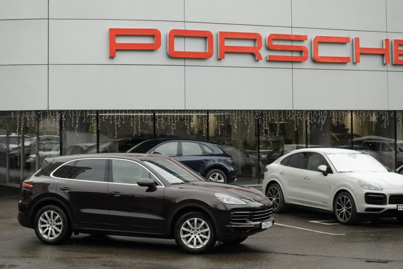 Авто новини - У Росії перестали працювати автомобілі Porsche