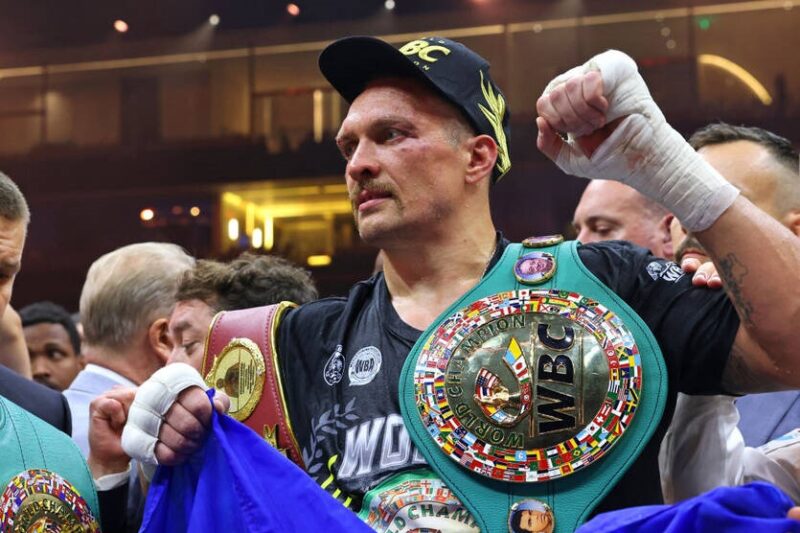 Усик отримав дозвіл від WBC на добровільний захист титулу