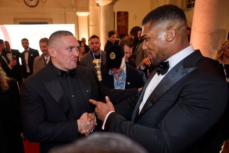 Усик оцінив шанси Джошуа в дуелі з Ф’юрі