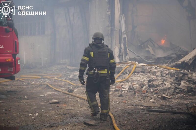 В Україні понад мільйон людей без світла – МВС