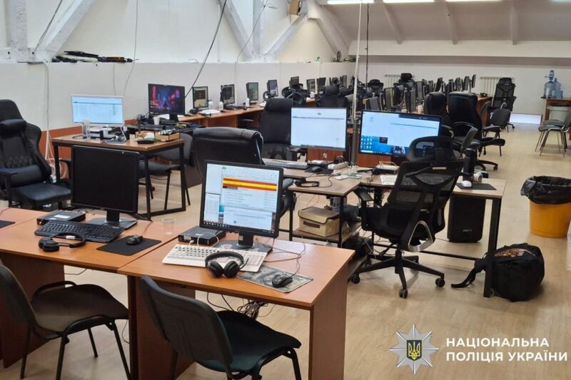 В Україні викрили мережу call-центрів, яка ошукала громадян ЄС на 50 млн