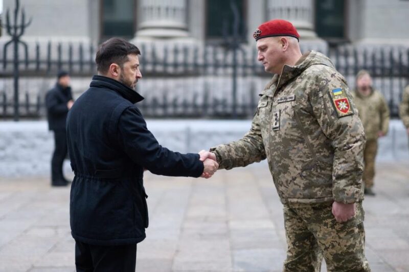 Зеленський відзначив нагородами воїнів ракетних військ та артилерії