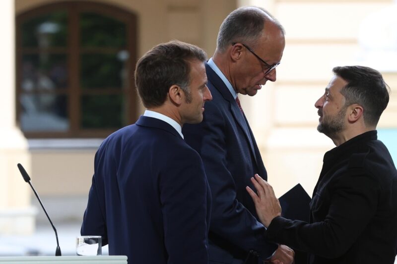 ЗМІ: Зеленського попередили про “зраду” з боку США