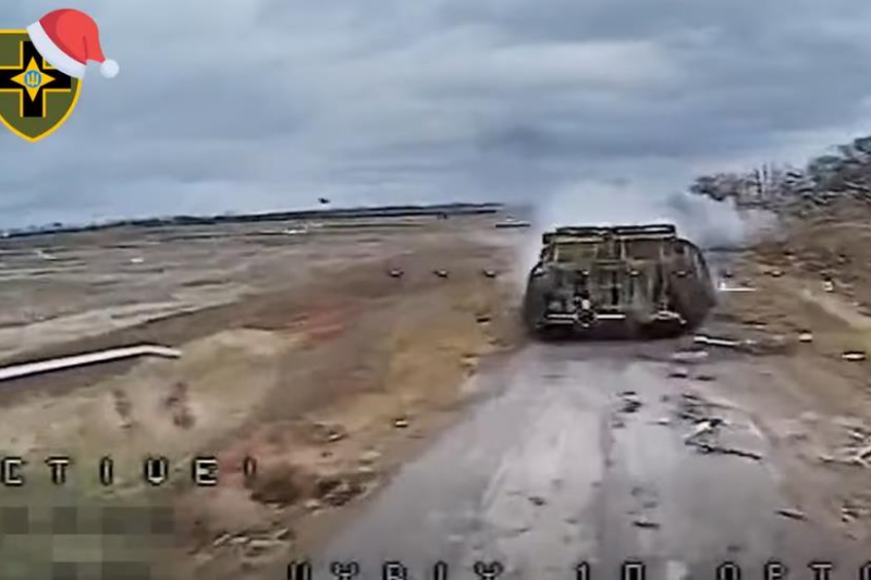 ЗСУ показали знищення російських танків-“сараїв”