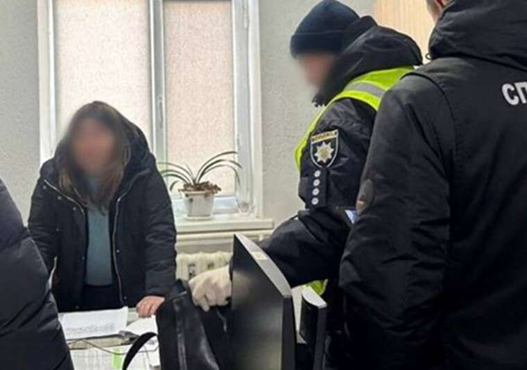 5 тисяч доларів за вплив на Вінниччині посадовиця ТЦК вимагала гроші у матері загиблого захисника