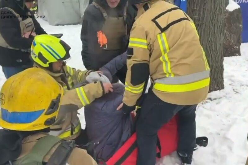 Удар по багатоповерхівці у Дніпрі: рятувальна операція та наслідки атаки БПЛА