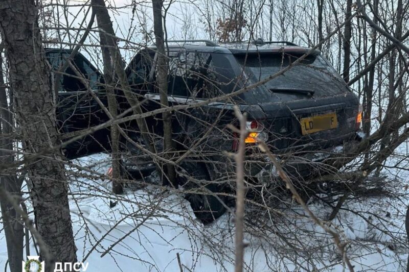 Авто з ухилянтами збило прикордонника, намагаючись потрапити до Румунії