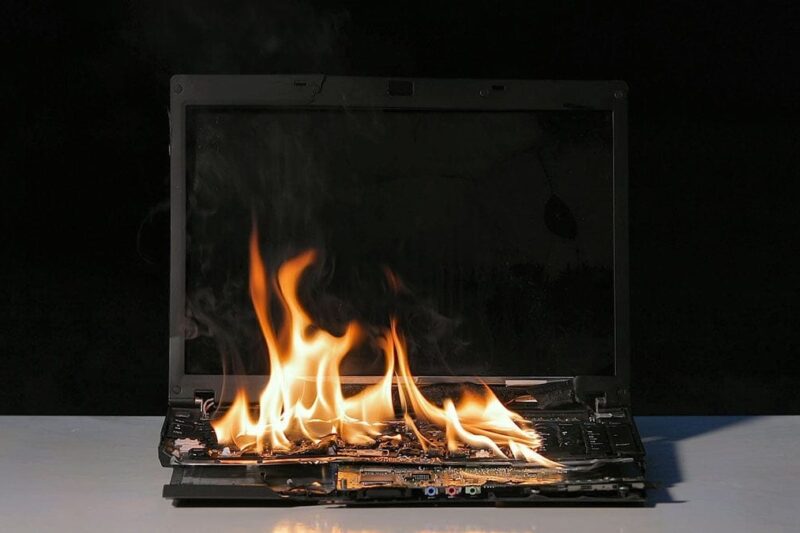 Чому перегрівається ноутбук та як цьому запобігти