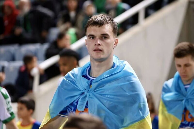 Динамо продовжило контракт з перспективним захисником