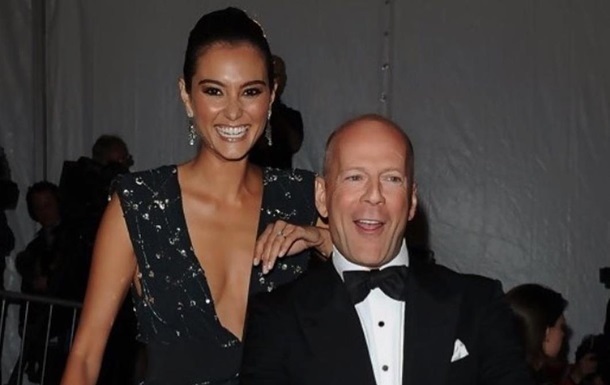 Дружина Брюса Вілліса розповіла, що актор не усвідомлює своєї деменції