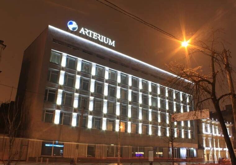 Фармгігант поза законом як група Артеріум роками ігнорує судові рішення, приховуючи прибутки через мережу фірм