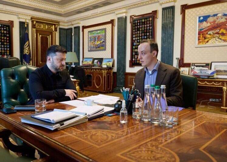 Кар’єра на держслужбі та золота нерухомість як збагатилася родина уповноваженого з питань санкцій Власюка