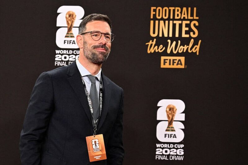 Куману в збірній Нідерландів у помічники призначений ван Ністелрой