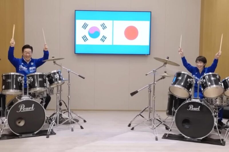 Лідери Японії й Південної Кореї разом зіграли на барабанах