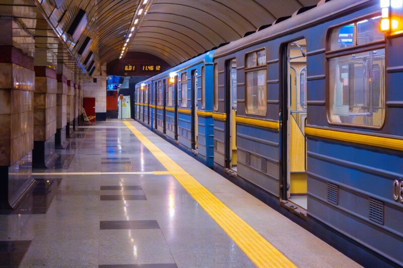Метро Києва змінило графік руху поїздів