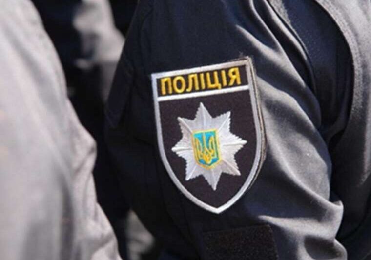 Мільйони з повітря як безробітна дружина та оперуповноважений ДСР Величко скуповують люксові авто й квартири