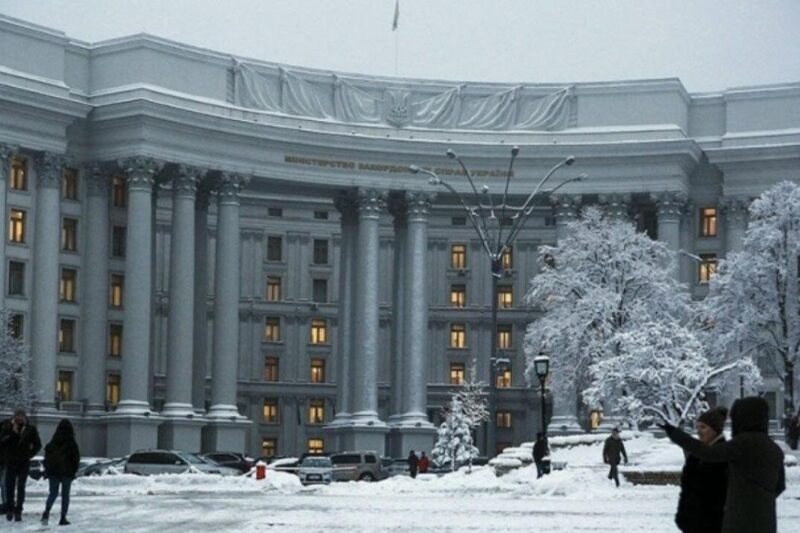 МЗС радить українцям виїжджати з Ірану