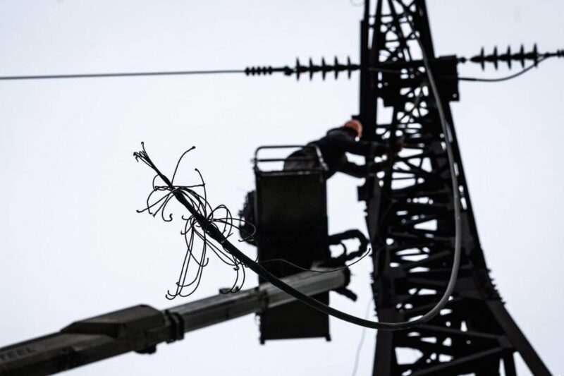 На Дніпропетровщині без світла 800 тис. споживачів