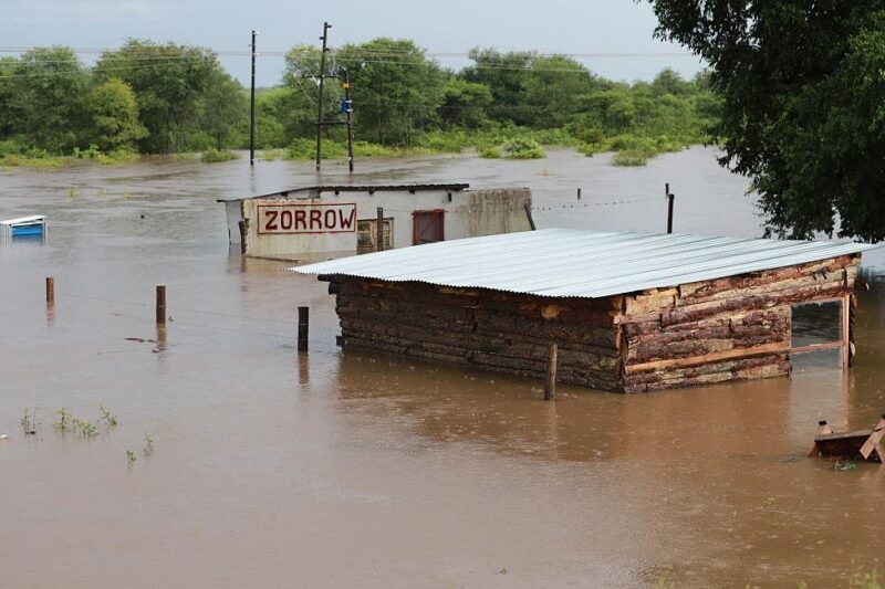 На півдні Африки понад 200 загиблих через повінь